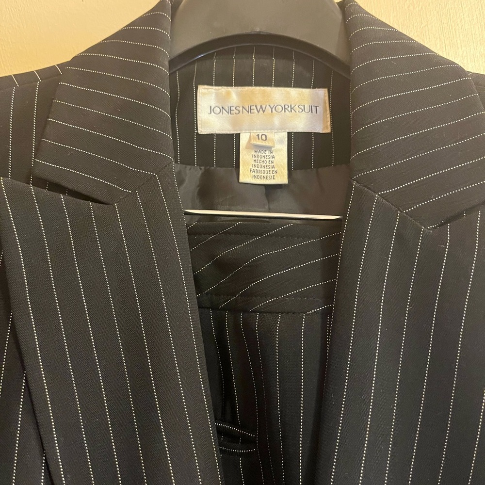 Jones of New York Suit